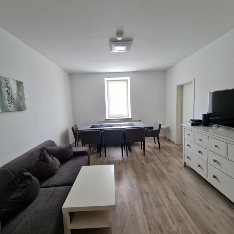 Ganze Wohnung TOP Lage in Kempten (Allgäu) - Appartamento con 3 Camere da Letto - 2