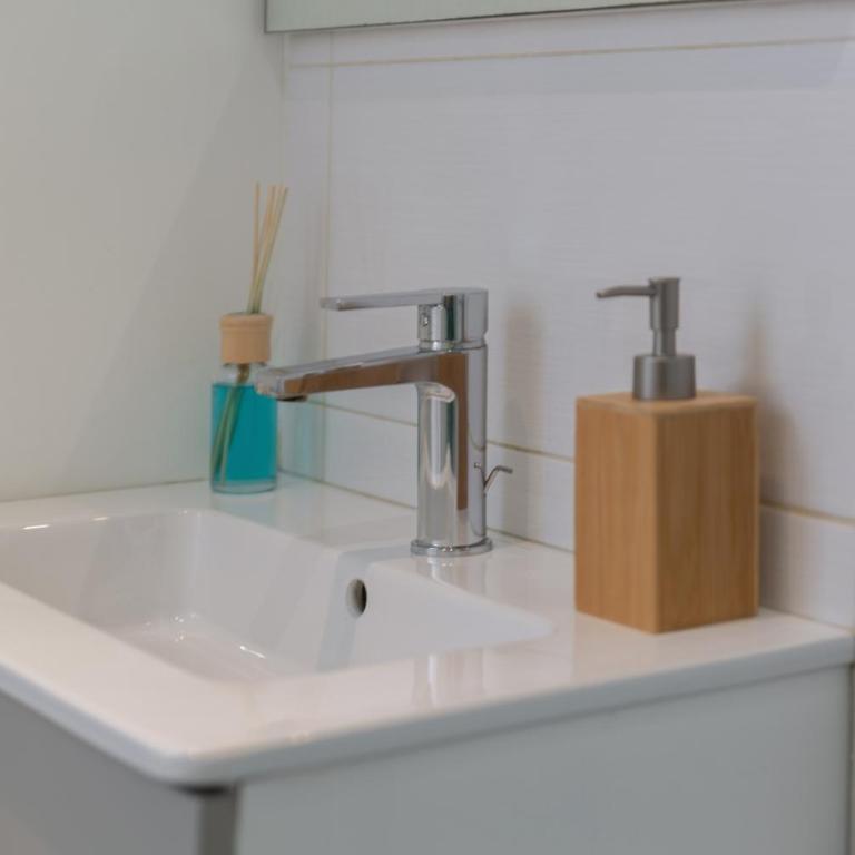 Sweet Aloha - Le Mourillon -Host - One-Bedroom Apartment - 21