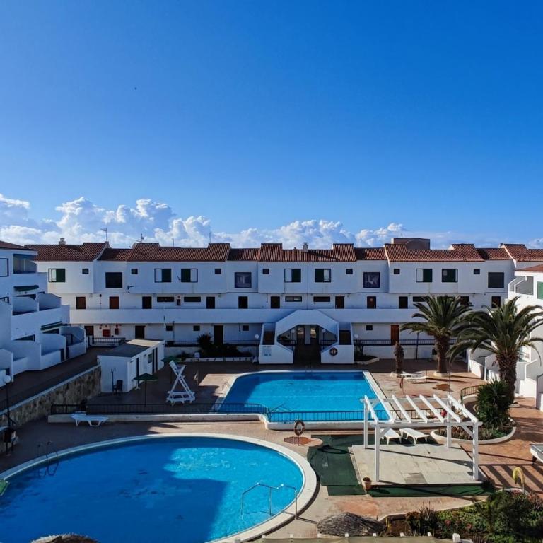 South TENERIFE 2 bedrooms with SUNNY TERRACE and AMAZING VIEWS to TEIDE and POOL - Apartamento de 2 dormitorios - 1