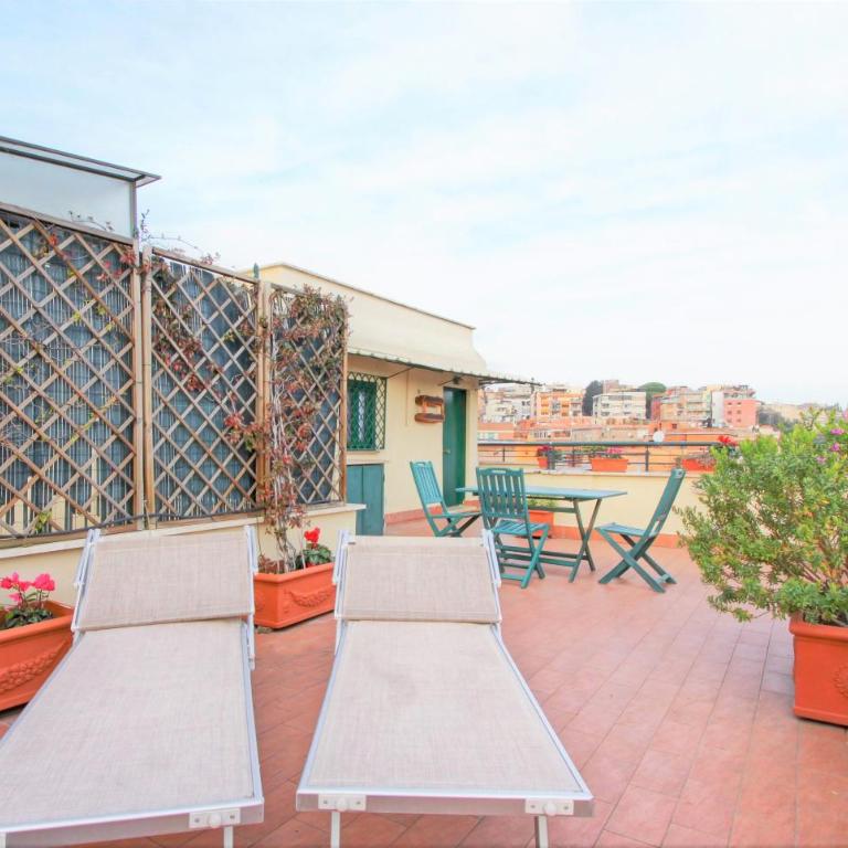In the Clouds over Trastevere, penthouse studio - Casa Vacanze - 1