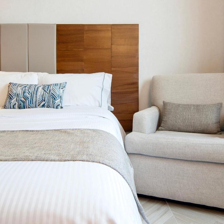 Hotel Plaza Diana - Double Room with Two Double Beds - 9