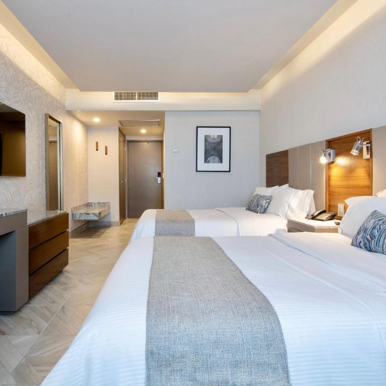 Hotel Plaza Diana - Double Room with Two Double Beds - 3