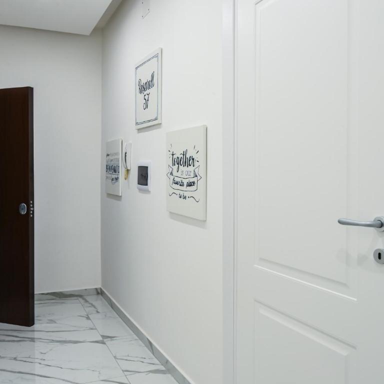 ROSAROLL 57 - Appartamento con 2 Camere da Letto - 2