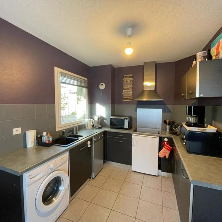 Appartement en rez-de-jardin à 100m de la plage avec terrasse et parking - FR-1-413-107 - Apartamento - 8