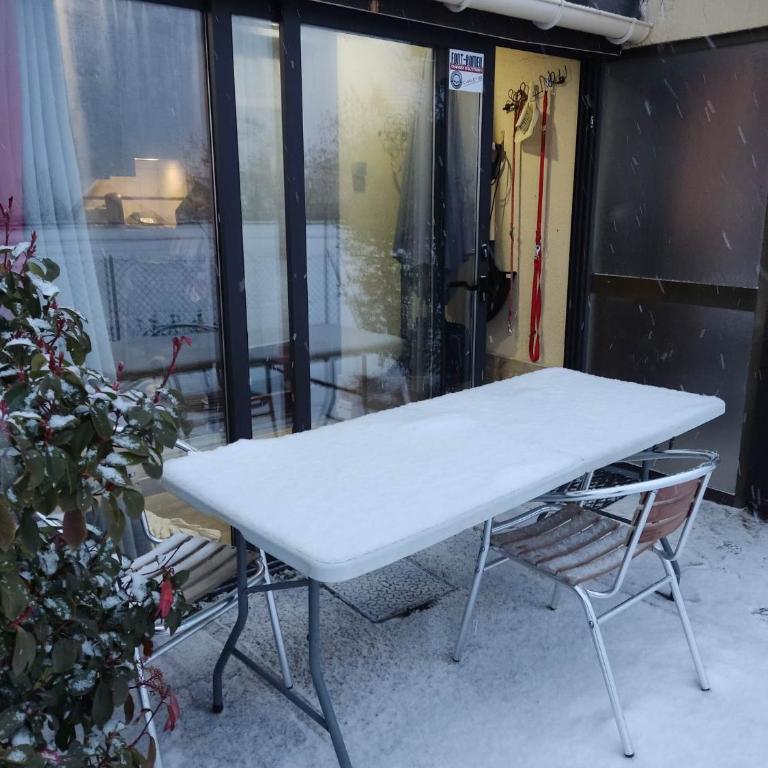 LES FONTANILLES odeillo chalet 60 WIFI & PARKING gratuit exposé plein sud & plein pied , draps & serviettes de toilettes non inclus, sabanas y toallas no incluidos - Chalet 2 Chambres - 13