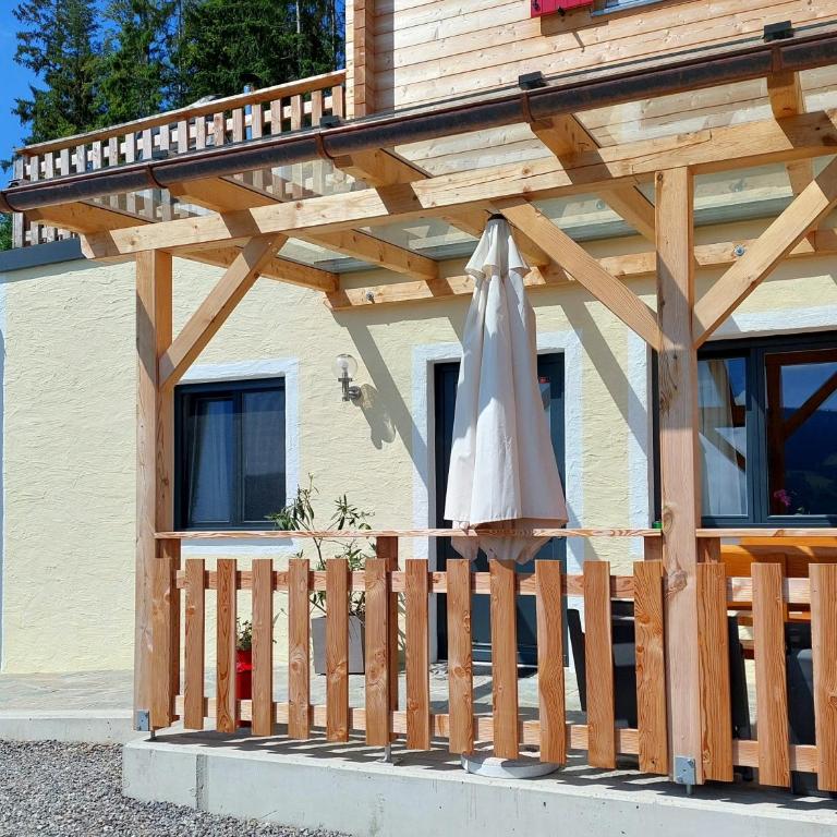 Ferienwohnung in ruhiger Lage- Panorama Terrasse, 2 SZ, rollstuhlfreundlich - Apartment mit Blick auf die Berge - 10