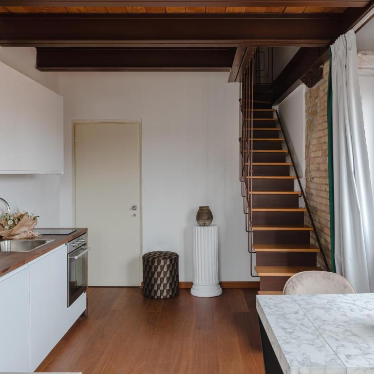 Torre Capranica - Suite con Vista Città - 23