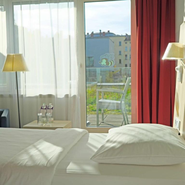 Park Inn by Radisson Linz - Standard Zimmer mit Terrasse - 3