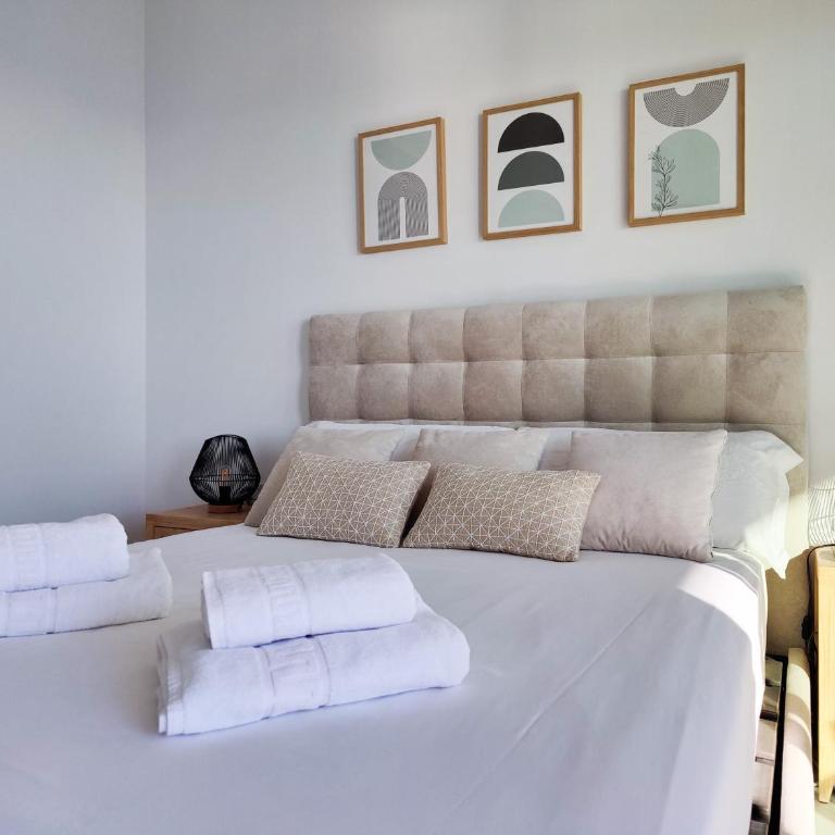 SUNSET CLIFFS sea & sky apartments - Three-Bedroom Apartment - 15