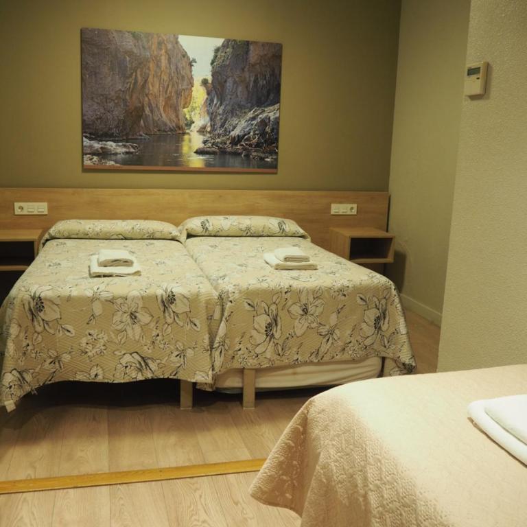 Hostal Acella - Habitación Triple - 2