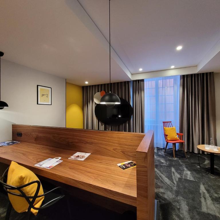 Chapeau Rouge par William Frachot - Hôtel Espace Bien-être & Restaurant étoilé - Chambre Familiale - 1
