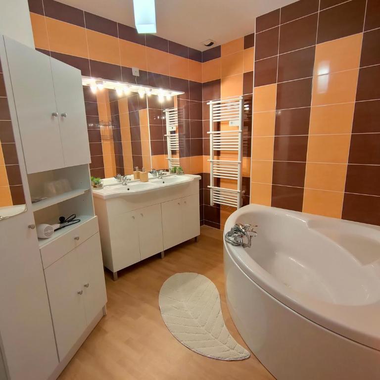 Luxury Loft Lourdes - Appartement 3 Chambres - 9