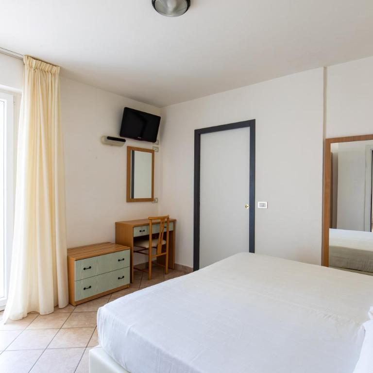 Hotel Palos - Camera Matrimoniale con Vista Mare - 2