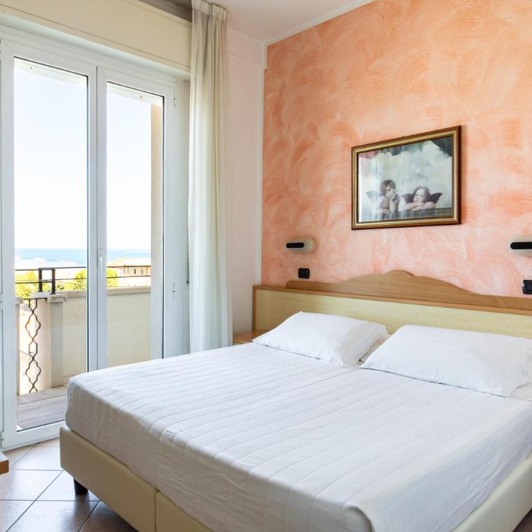 Hotel Palos - Camera Matrimoniale con Vista Mare Laterale - 1