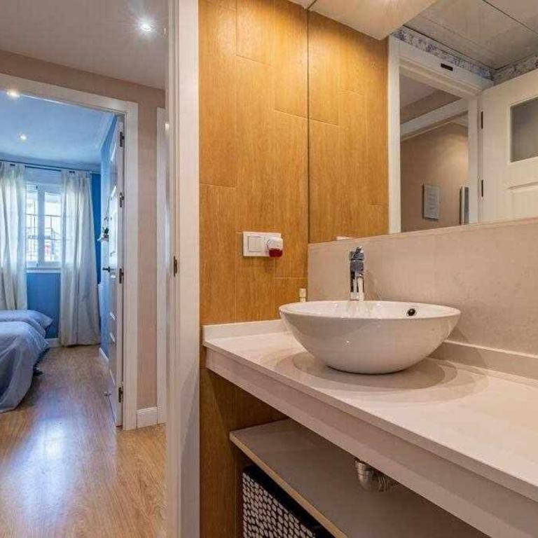 Apartamento 3 en Estadio del Sevilla, 8 plazas y m - Apartamento de 3 dormitorios - 34