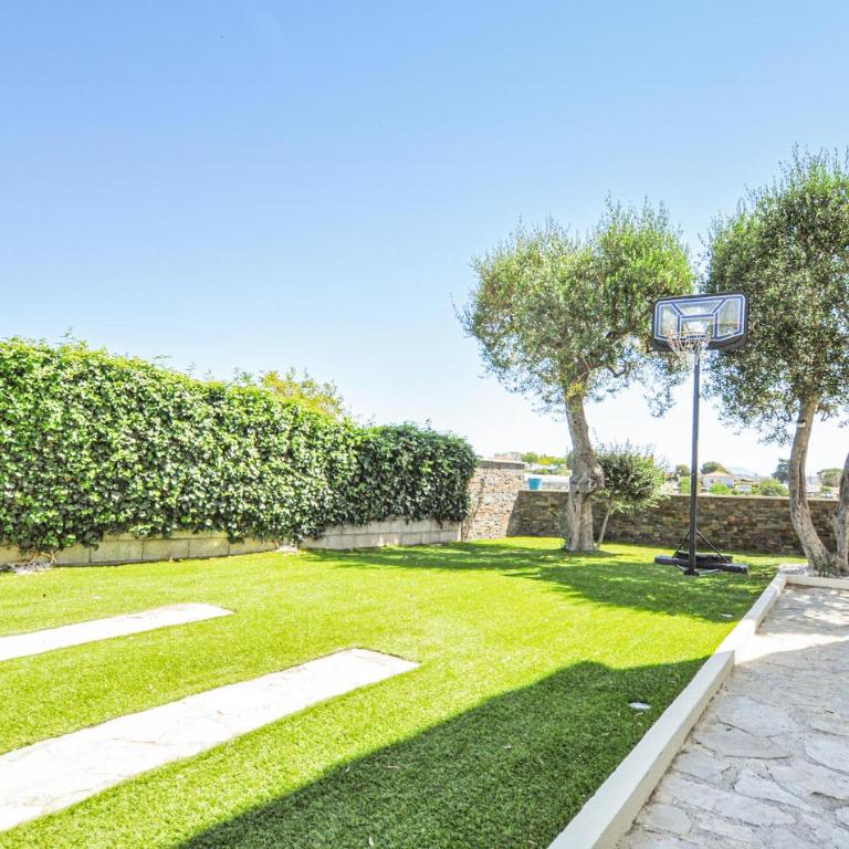 Gorgeous Home In Saint-Laurent-Du-Var - Maison de Vacances 4 Chambres - 11