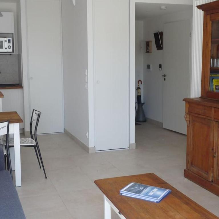 TY DOLMEN DU - 2 vacanciers - Jardin clos - Petit chien bienvenu - 2 vélos - Plages et Commerces à pied - Appartement 1 Chambre - 23
