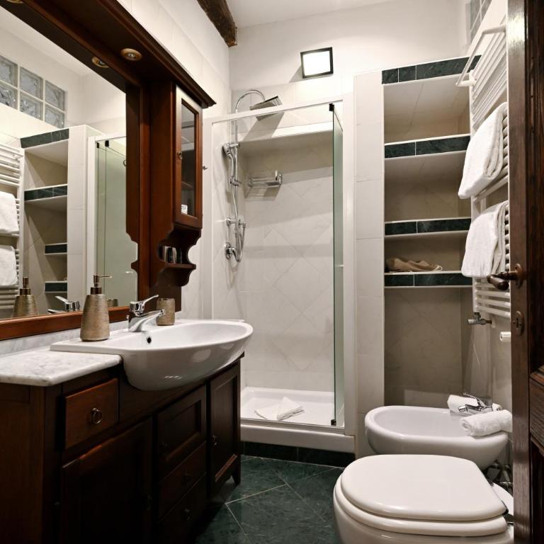 Vicolo dell'Aquila - Residenze Romanae - Camera Matrimoniale/Doppia con Letti Singoli con Bagno Privato Esterno - 14
