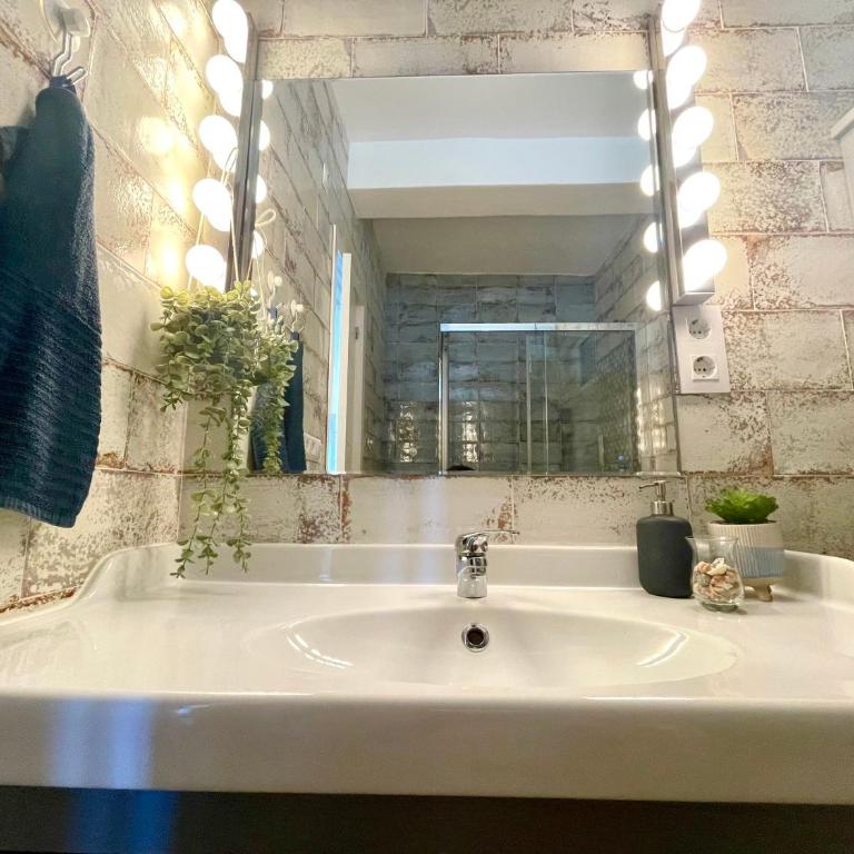 GATU Casa Muse junto a la playa, vista al mar, aire acc, terraza, wifi y chimenea " Preferente mayores de 21 años y familias " - Apartamento con vistas al mar - 26