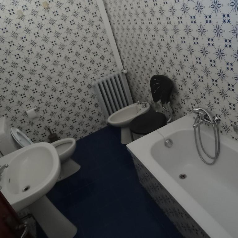 Ostello Cuneo - Standard Single Room with Shared Bathroom - 5