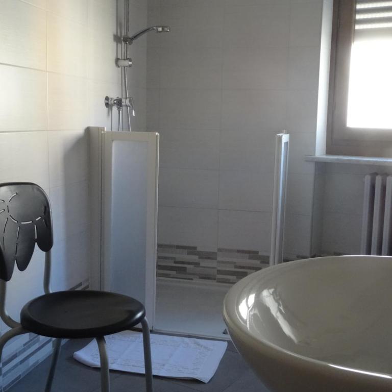 Ostello Cuneo - Standard Single Room with Shared Bathroom - 7