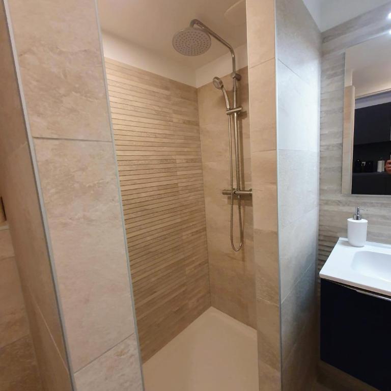 Résidence LANGLET - Appartements & Studios Premium climatisés - Hyper-centre Reims - Superior Studio - 3