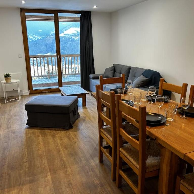 Magnifique vue - Pistes 1 min - Parking possible à l'extérieur de la résidence - Appartement 3 Chambres - 14