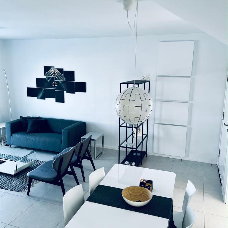 Trendy Casa Linea - Two-Bedroom House - 6