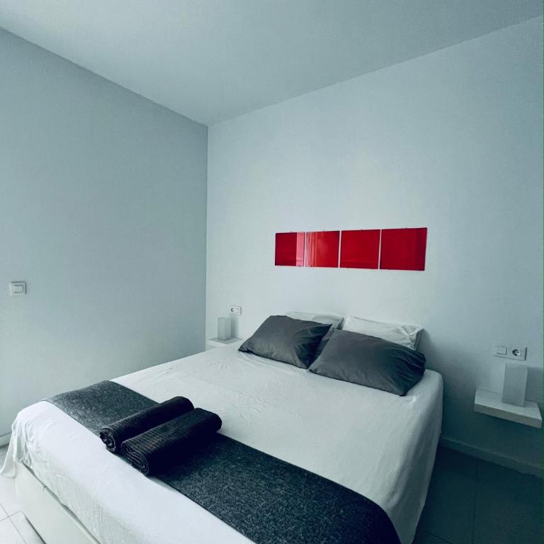 Trendy Casa Linea - Two-Bedroom House - 93