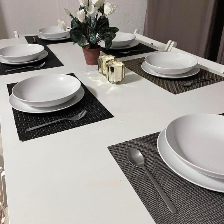 Piso Grande Amplio para grandes grupos 4 Dormitorios 2 baños,Asc 4AC y WIFI - Apartment - 2
