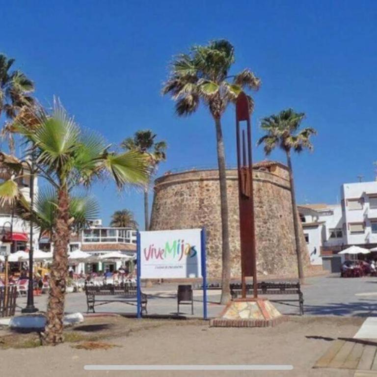 Spacious 3 Bedroom with 2 Terraces, pool, and walking distance to the beach - Apartamento de 3 dormitorios - 41