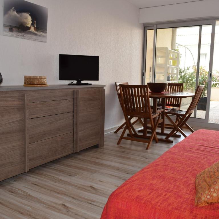 Appartement avec Terrasse à 50m de la Plage des Sables-d'Olonne - FR-1-197-429 - Appartement (4 Adultes) - 6