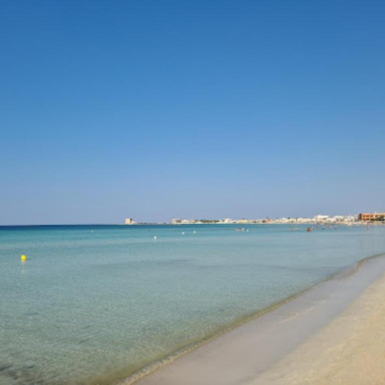 WOW TOTAL GREEN AD IMPATTO ZERO Villetta con 3 CAMERE DA LETTO, 3 BAGNI a 50 mt dalla spiaggia e dai lidi disponibile navetta per l'Areoporto - Villa con 3 Camere da Letto - 4