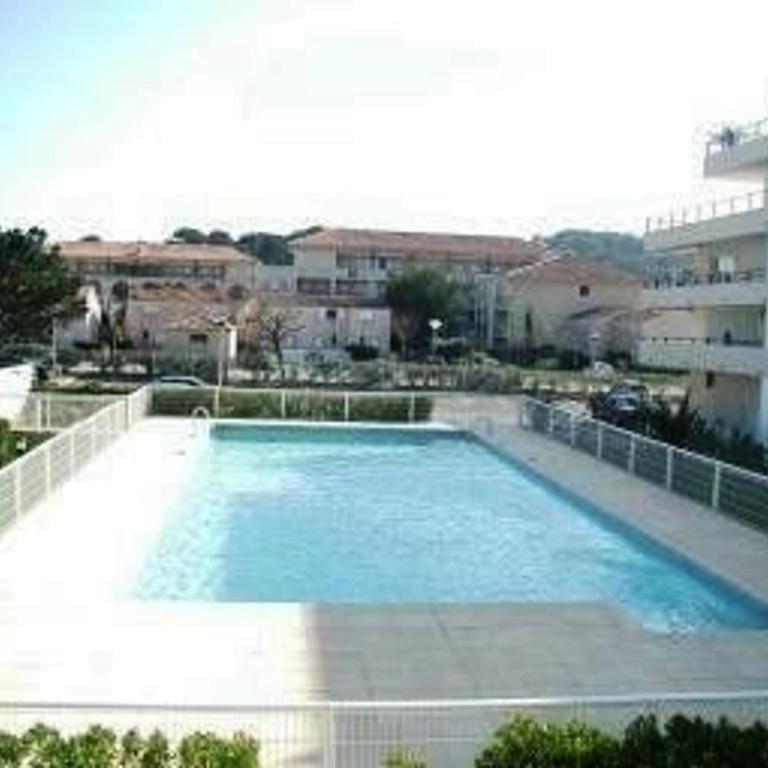 Appartement climatisé avec piscine, terrasse et parking - 6 couchages, près de la plage - FR-1-251-451 - Appartement - 2