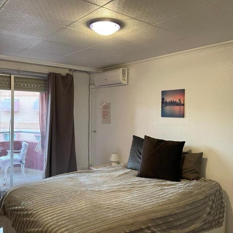 Piso Grande Amplio para grandes grupos 4 Dormitorios 2 baños,Asc 4AC y WIFI - Apartment - 42
