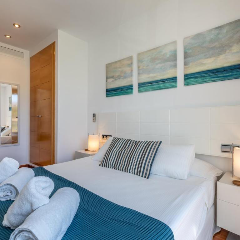Apartment La Nau - Fantastic Apartment with hot tub and pool, just steps away from beach - Apartamento - 12