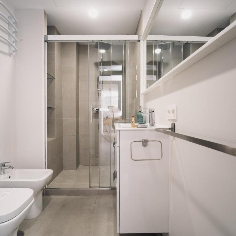 Eva Recommends San Lorenzo - Three-Bedroom Apartment - 14
