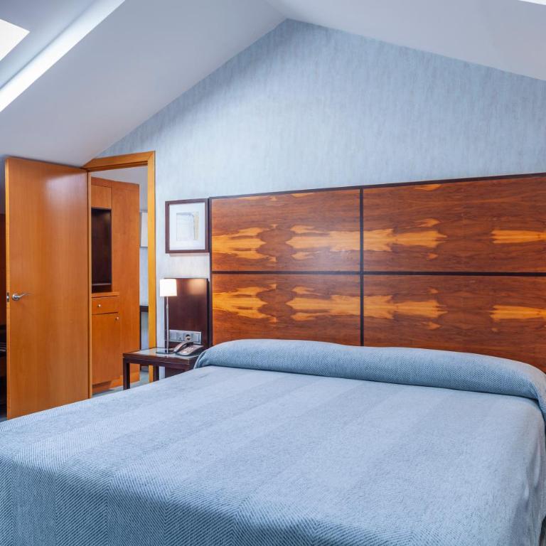 Hotel Macià Alfaros - Suite Deluxe con bañera de hidromasaje - 3