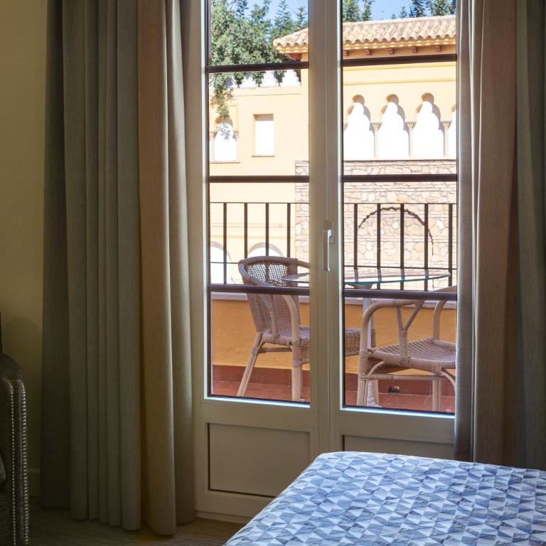 Hotel Macià Alfaros - Habitación Doble con terraza - 2 camas - 4
