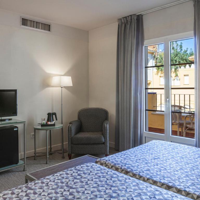Hotel Macià Alfaros - Habitación Doble con terraza - 2 camas - 2