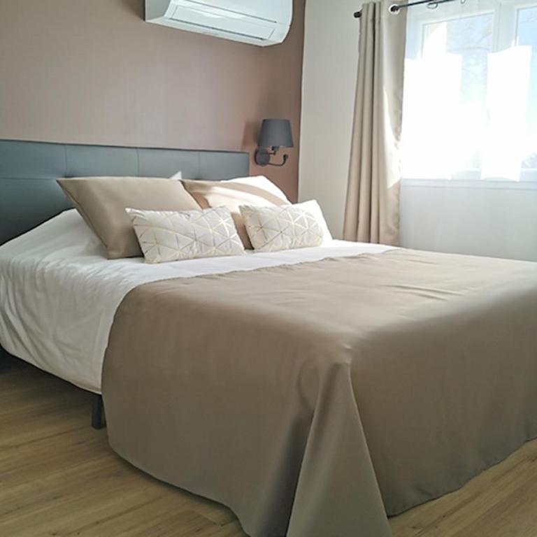 Appart Hotel Spa Perpignan - Studio Lit King-Size avec Canapé-Lit - 11