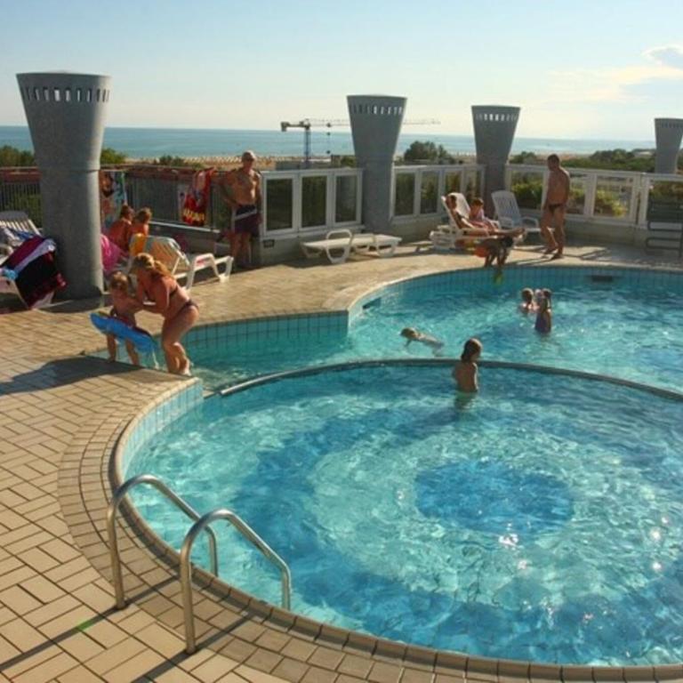 Lovely flat in a residence with pool - Beahost - Apartment - 1