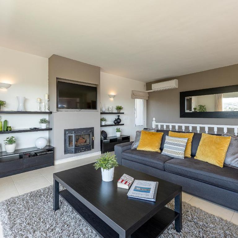 Stunning 6 Bed Villa Private Pool Mijas Gol - Villa - 39