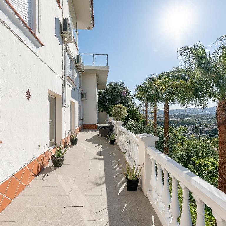 Stunning 6 Bed Villa Private Pool Mijas Gol - Villa - 55