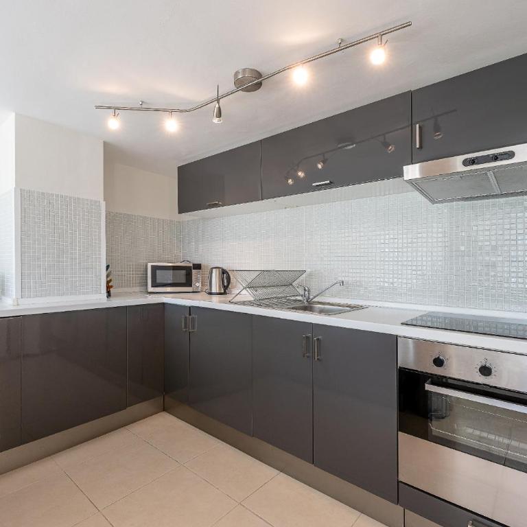 Stunning 6 Bed Villa Private Pool Mijas Gol - Villa - 56