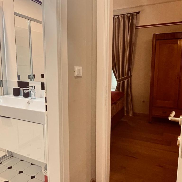 Residenza Le 6 A - Camera Quadrupla Comfort - 7