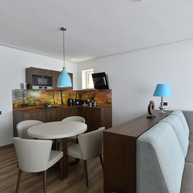 Boutiquehotel Wörthersee - Serviced Apartments - Große Suite mit Balkon - 5