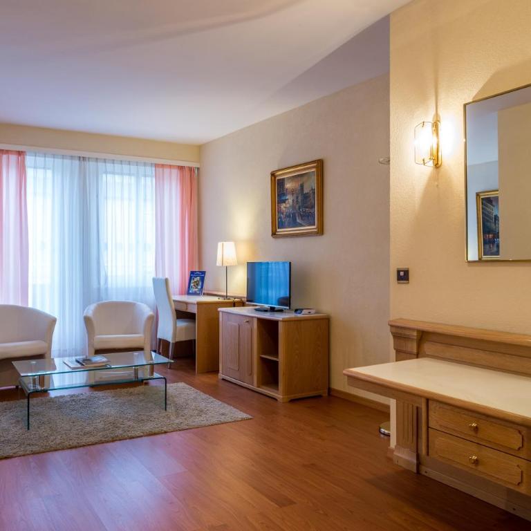 Hotel Century - Suite Junior - 2