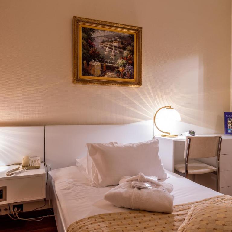 Hotel Century - Chambre Simple Économique - 5