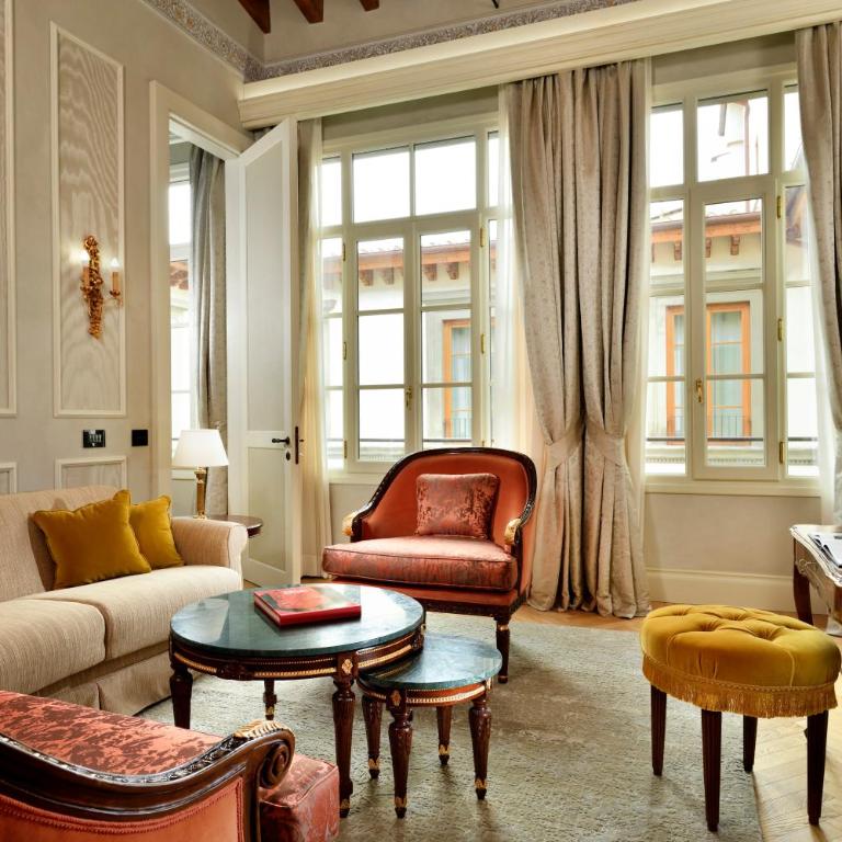 Luxury Apartments by Palazzo Portinari Salviati - One-Bedroom Apartment - 2